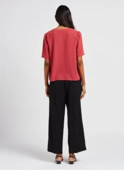 INDIA - Soepelvallende Top Met V-hals En Korte Mouw | Rood -MORGAN Verkoop 4034975