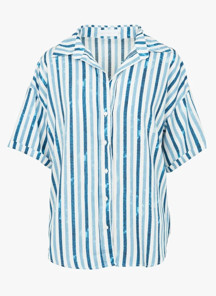 CLAUDIA - Gestreepte Blouse Met Open Hals | Blauw 5 CLAUDIA - Gestreepte Blouse Met Open Hals | Blauw - Afbeelding 3