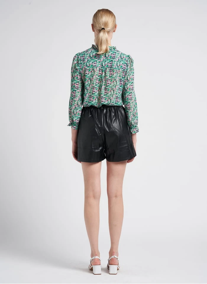 IRIS - Wijd, Imitatieleren Short | Zwart 11 IRIS - Wijd, Imitatieleren Short | Zwart - Afbeelding 9