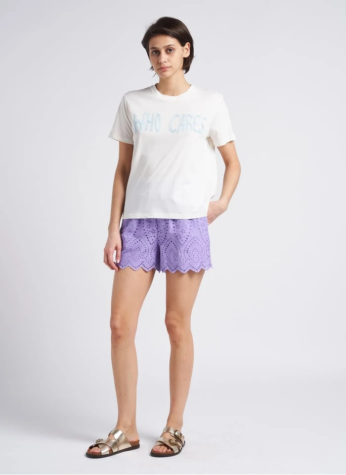 YASHOLI - Recht Short Van Biokatoen Met Ajourmotief | Violet 8 YASHOLI - Recht Short Van Biokatoen Met Ajourmotief | Violet - Afbeelding 6