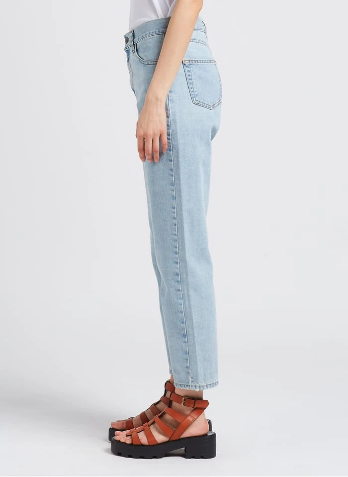 SPARK - Rechte, Katoenen Jeans Met Verwassen Effect | Jeans Verschoten 5 SPARK - Rechte, Katoenen Jeans Met Verwassen Effect | Jeans Verschoten - Afbeelding 3