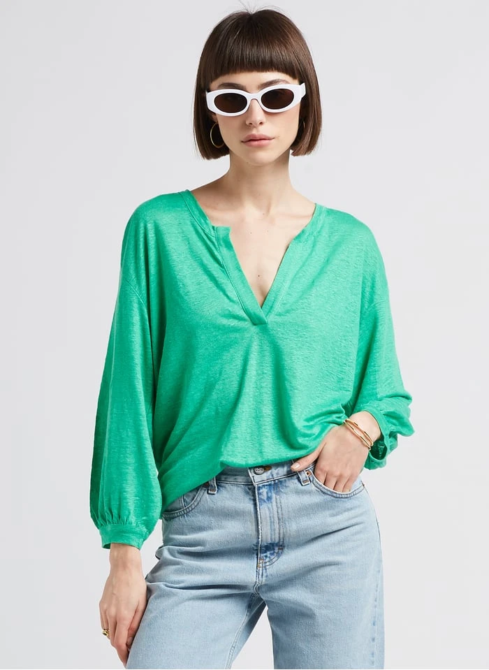 MAISON 123 CIRSEE - Linnen T-shirt Met Tuniekhals | Groen 3 MAISON 123 CIRSEE - Linnen T-shirt Met Tuniekhals | Groen